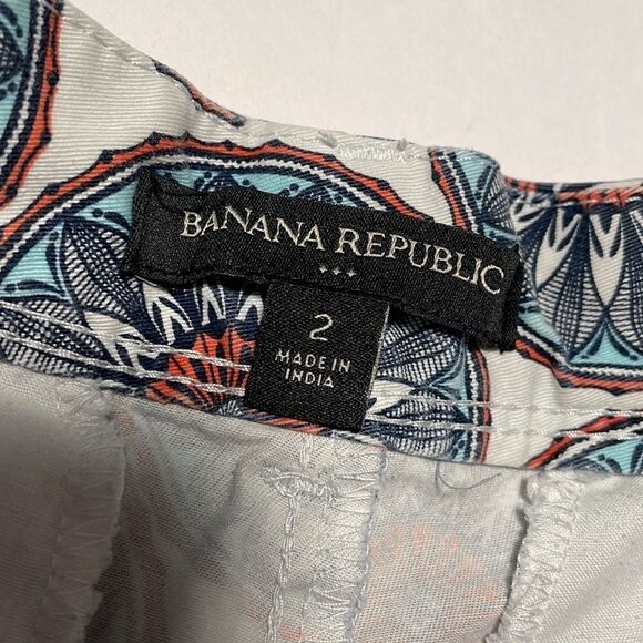 Banana Republic medallion print cuffed shorts with pockets size 2 - Picture 11 of 13